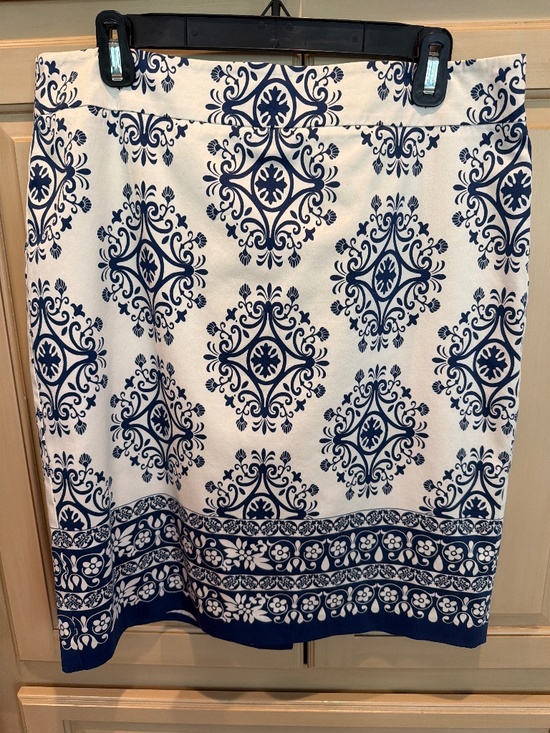 Ann Taylor Dresses & Skirts - Ann Taylor pencil skirt